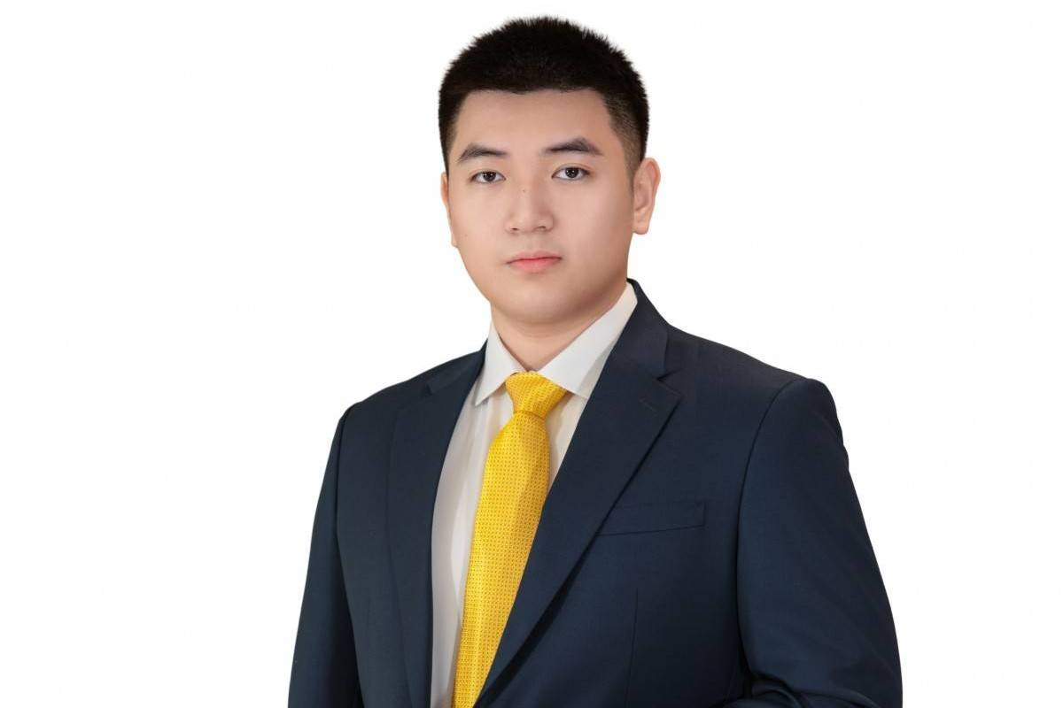 Cổ phiếu của Chứng khoán LPBank giảm sâu gần 21%, tài sản của hai con ông Nguyễn Đức Thụy giảm tổng cộng hơn 2.000 tỷ đồng