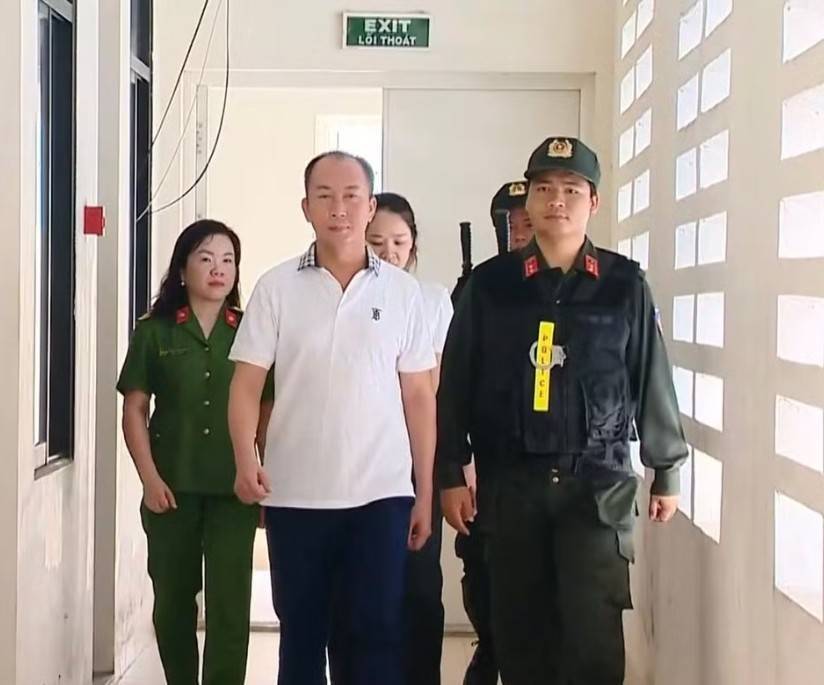 Gần 2.000 tấn chất thải bị chôn sâu dưới các xưởng tái chế nhôm
