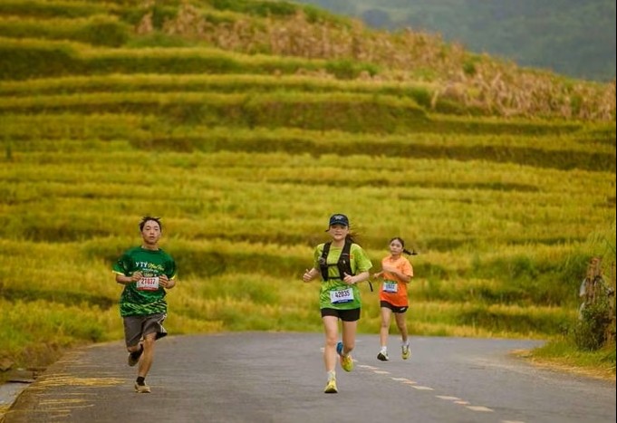 Lào Cai: Y Tý mùa vàng - Chạy giữa sóng lúa, mang theo lời hẹn trở lại