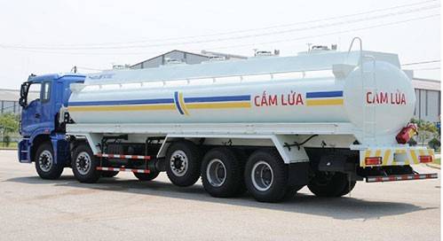  Nghị định số 34/2024/NĐ-CP quy định rõ điều kiện vận chuyển hàng hóa nguy hiểm bằng phương tiện giao thông cơ giới đường bộ.
