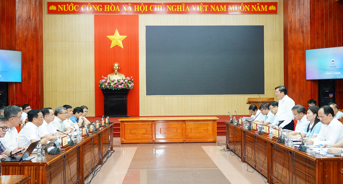 Quảng Trị phối hợp với EVN phát triển đồng bộ nguồn và lưới điện