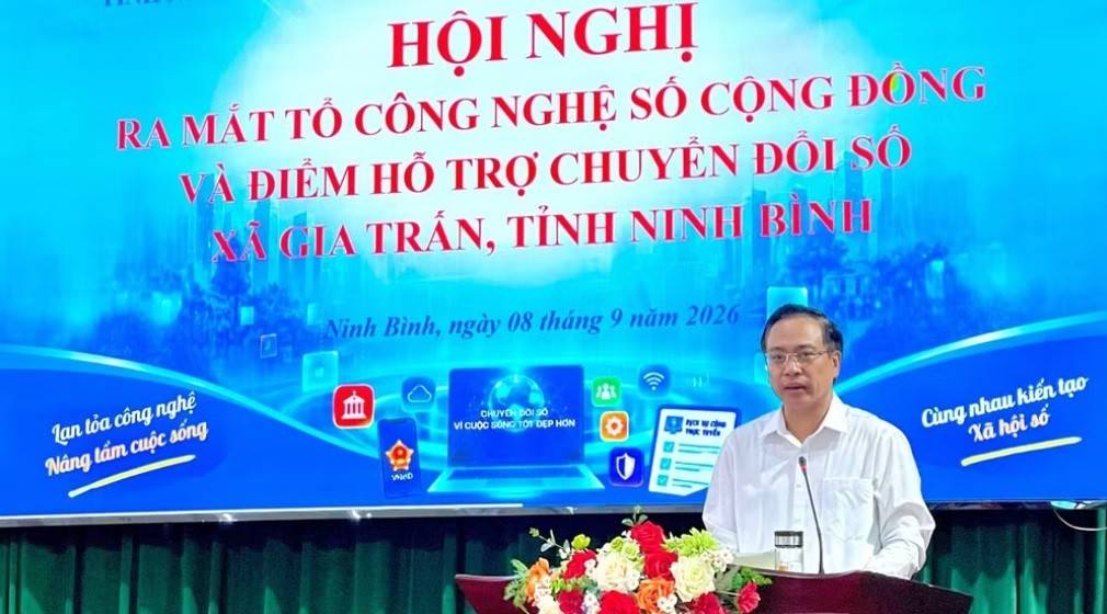 Đồng chí Đặng Thanh Sơn, Phó Chủ tịch Ủy ban nhân dân tỉnh Ninh Bình phát biểu tại hội nghị. (Ảnh: YẾN TRINH)