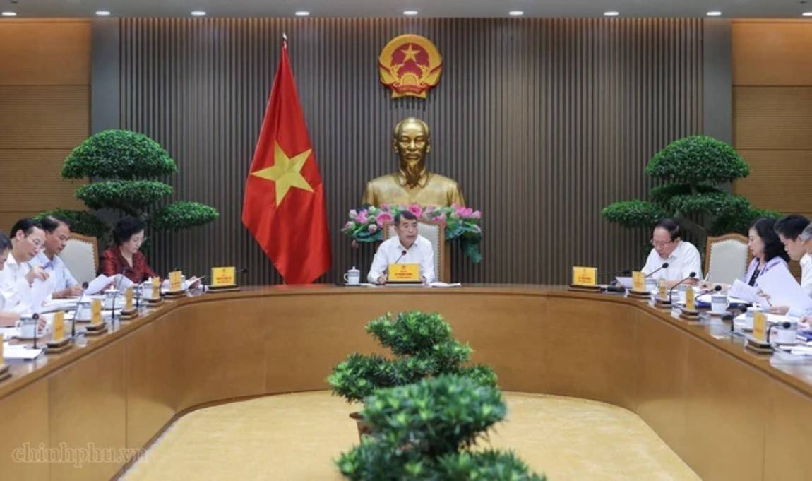 Kiểm soát giá thuốc, thiết bị y tế từ gốc để giảm chi phí trung gian