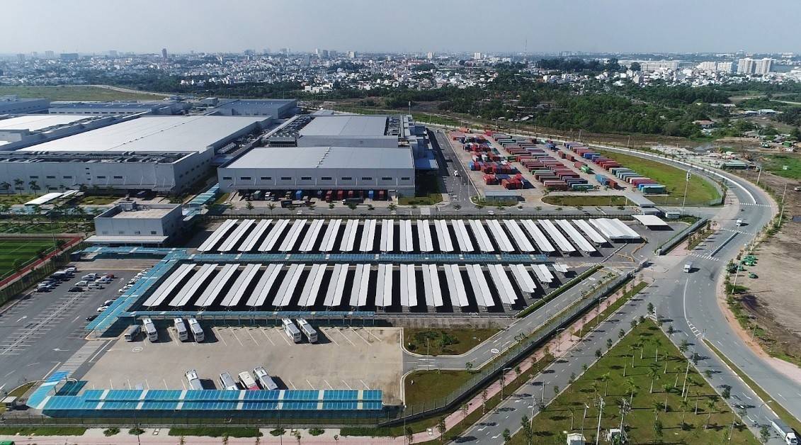 TP. Hồ Chí Minh hiện sở hữu 21 khu công nghiệp đang hoạt động, trải rộng trên nhiều quận, huyện và thành phố Thủ Đức. Quá trình phát triển các khu công nghiệp ở TPHCM diễn ra khá ổn định với tỷ lệ lấp đầy cao và định hướng mở rộng rõ rệt. Rõ ràng đây là lợi thế chung cho cộng đồng doanh nghiệp khu vực này.