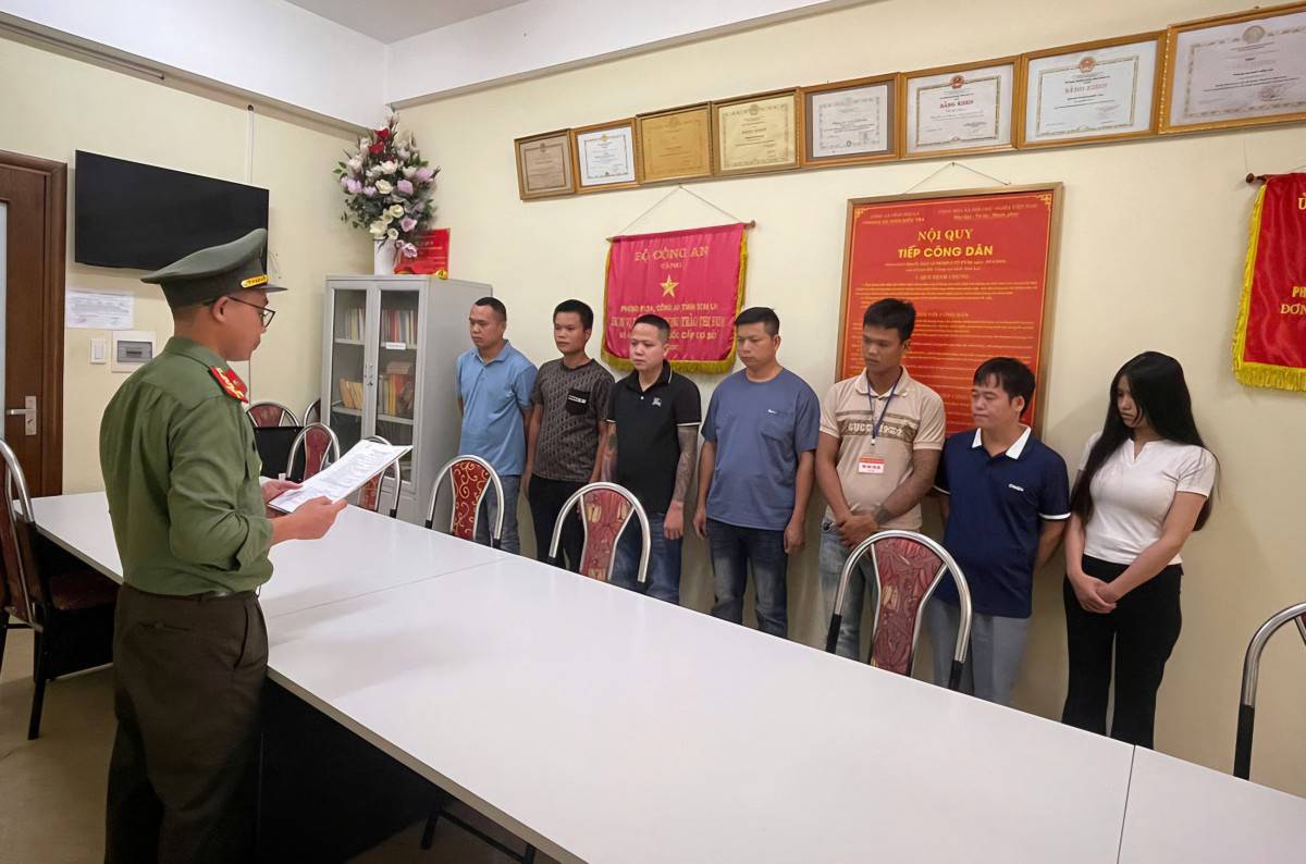 Sơn La: Livestream bán “xô cát đãi vàng”, chiếm đoạt hơn 1 tỷ đồng