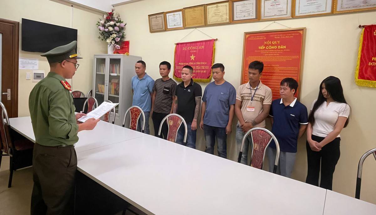Sơn La: Livestream bán “xô cát đãi vàng”, chiếm đoạt hơn 1 tỷ đồng
