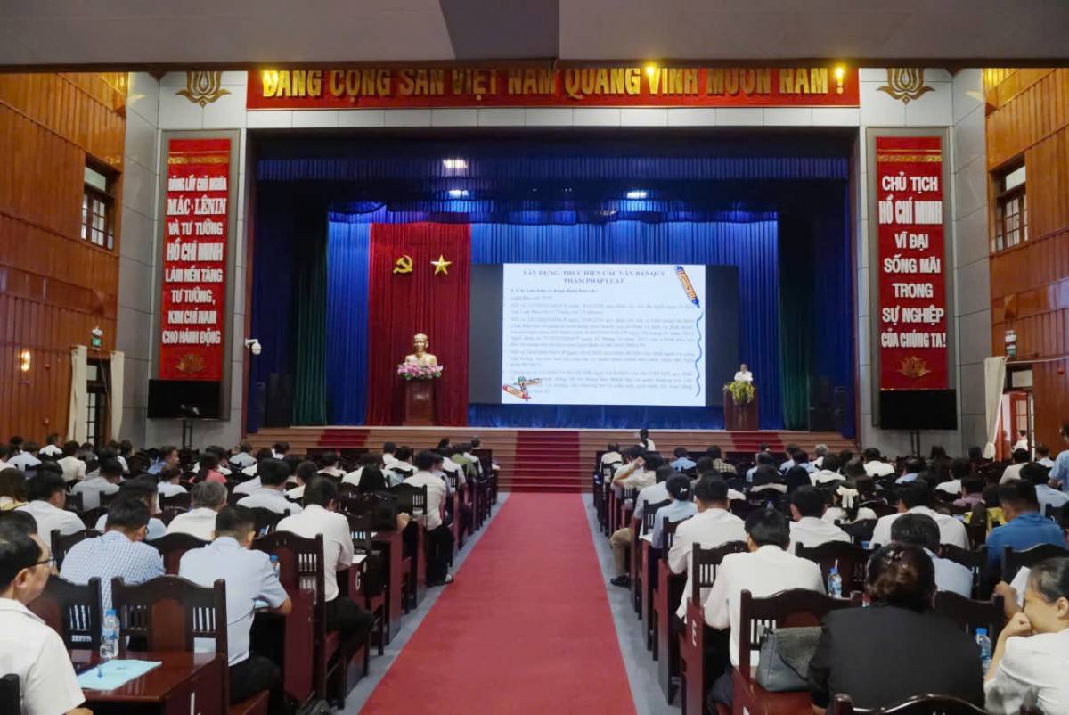 Quang cảnh hội nghị.