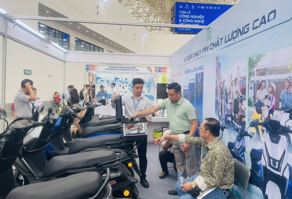 Gần 600 gian hàng công nghệ cao quy tụ tại Hà Nội