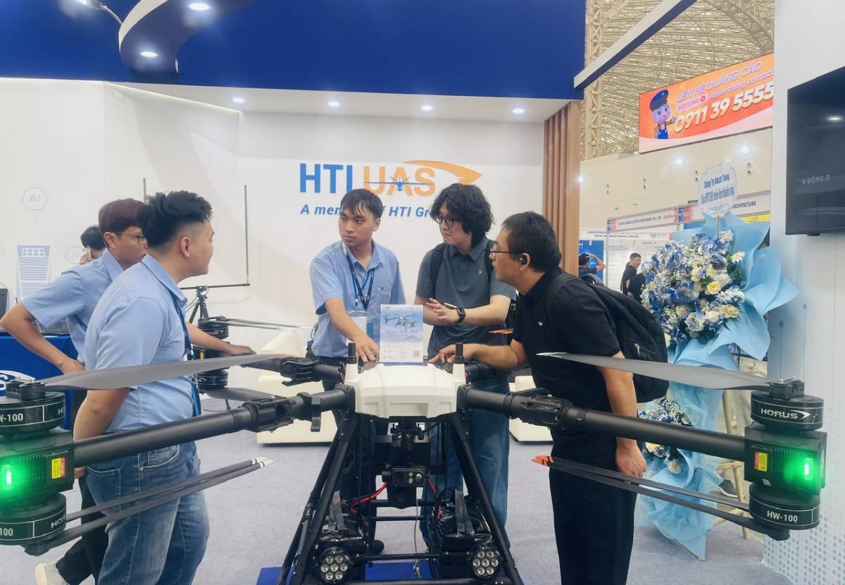 Gần 600 gian hàng công nghệ cao quy tụ tại Hà Nội