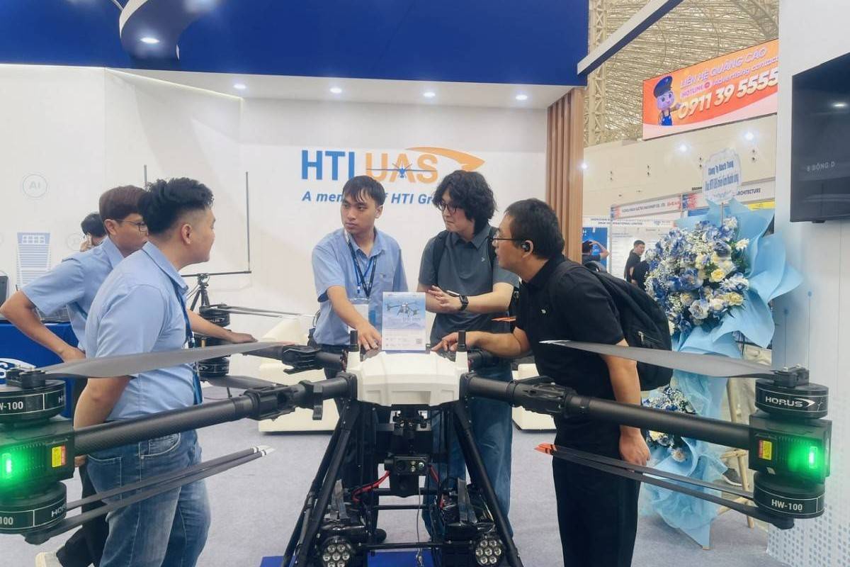 Gần 600 gian hàng công nghệ cao quy tụ tại Hà Nội