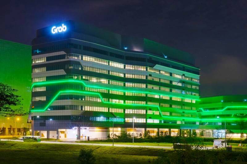 Ủy ban Cạnh tranh quốc gia trước đó đã ban hành quyết định xử phạt vi phạm hành chính đối với Công ty TNHH Grab với tổng số tiền 1,36 tỷ đồng do vi phạm quy định về bảo vệ quyền lợi người tiêu dùng.