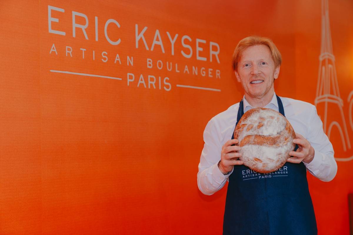 Maison Kayser được sáng lập bởi nghệ nhân bánh mì Éric Kayser với mong muốn gìn giữ và lan tỏa nghệ thuật làm bánh thủ công truyền thống của Pháp.