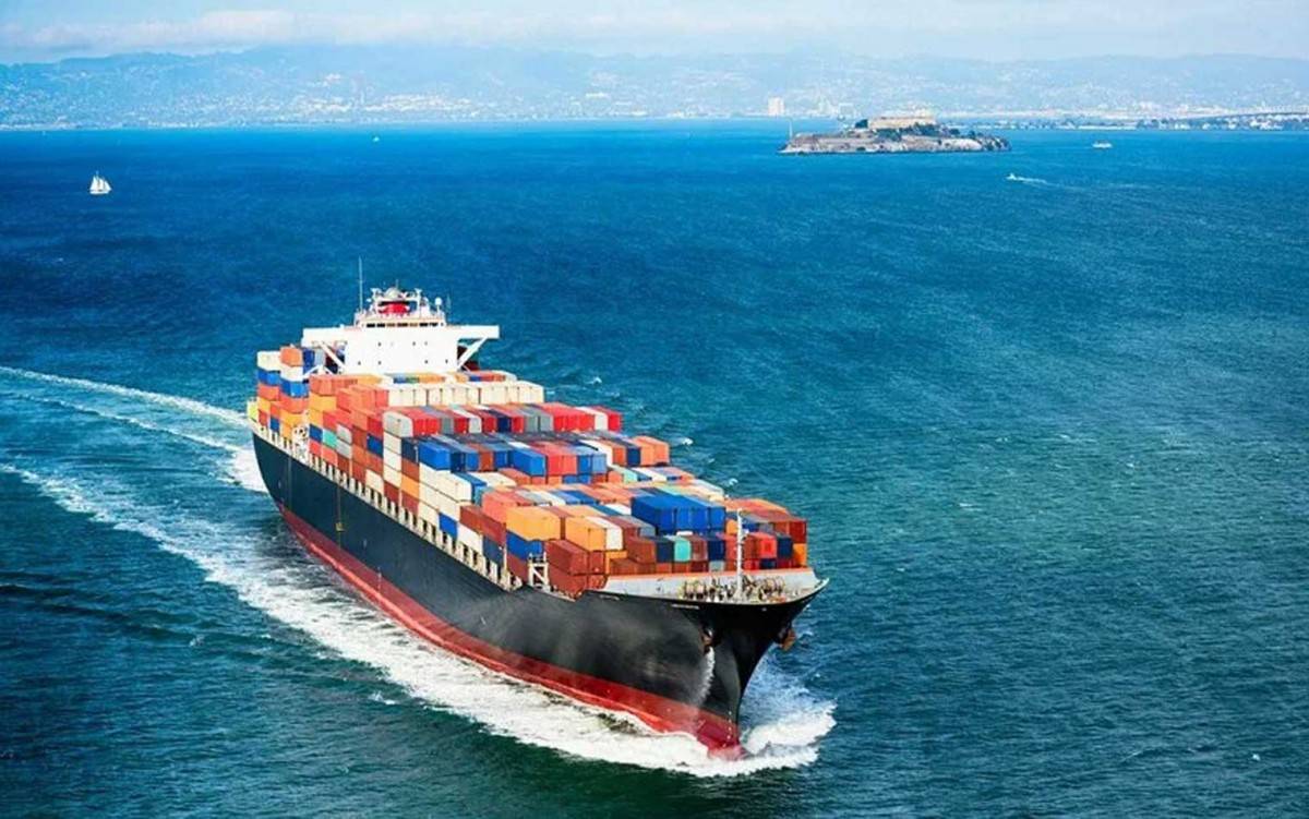Hoạt động thanh toán trong kinh doanh chuyển khẩu hàng hóa sẽ có những yêu cầu cụ thể hơn từ ngân hàng thực hiện giao dịch, nguồn ngoại tệ thanh toán đến hồ sơ, chứng từ doanh nghiệp phải cung cấp (Ảnh minh họa).