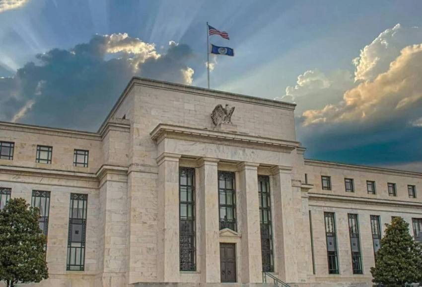 Ông Trump thúc giục Fed duy trì lãi suất thấp nhất thế giới