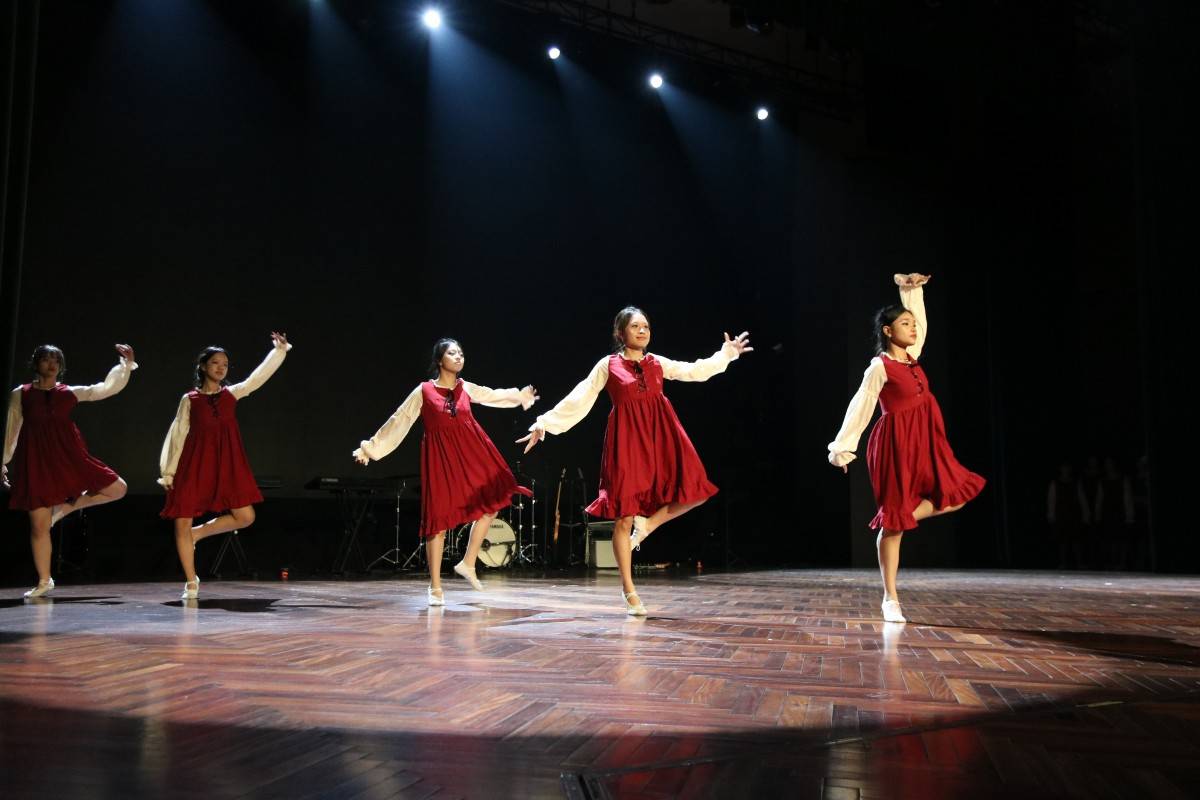  Kết hợp diễn xuất, vũ đạo và âm nhạc