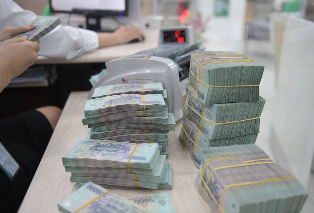 Tiền gửi khách hàng hụt nhịp tín dụng, ngân hàng tăng tốc phát hành giấy tờ có giá
