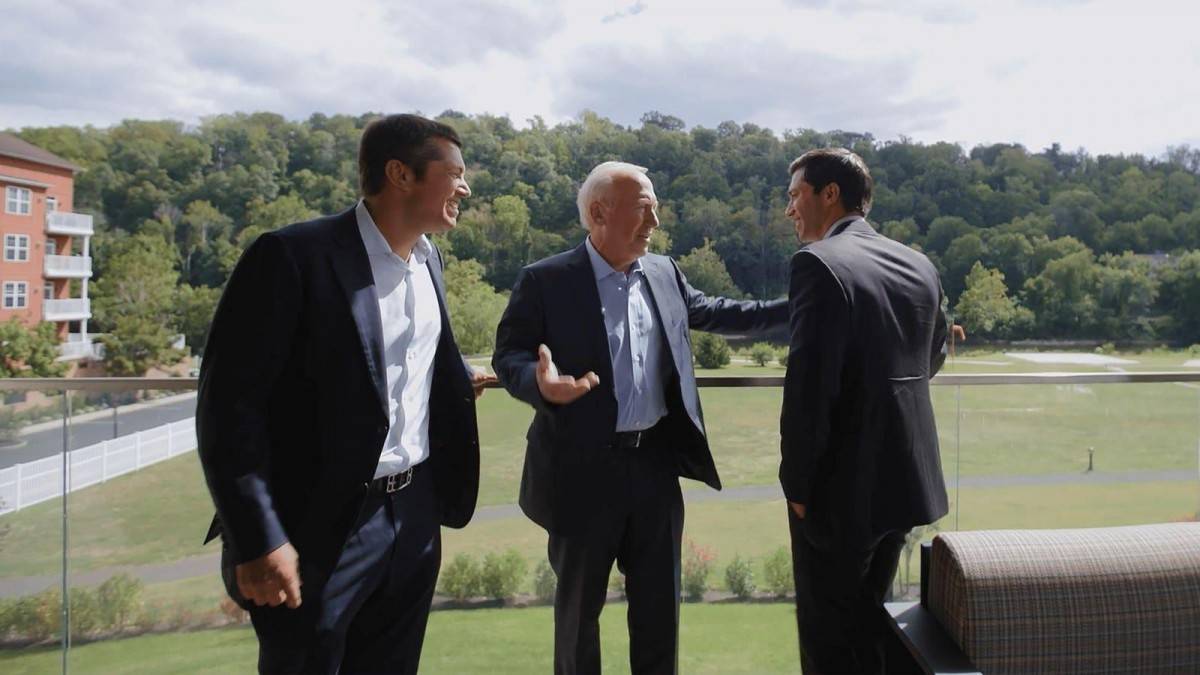 Mitchell Morgan cùng hai con trai Jonathan và Jason Morgan. Từ tháng 2/2026, Jonathan và Jason đảm nhiệm vị trí đồng Tổng giám đốc Morgan Properties, trong khi ông giữ chức Chủ tịch