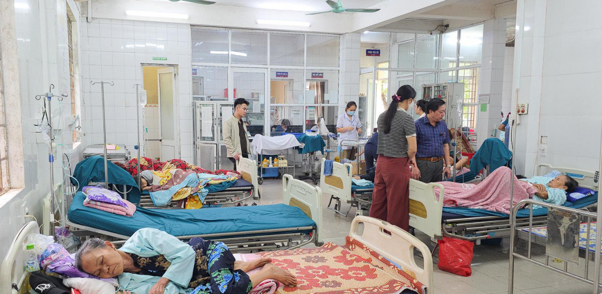 Quảng Trị: Tạm đình chỉ cơ sở bánh mì sau khi 42 người có triệu chứng nghi ngộ độc