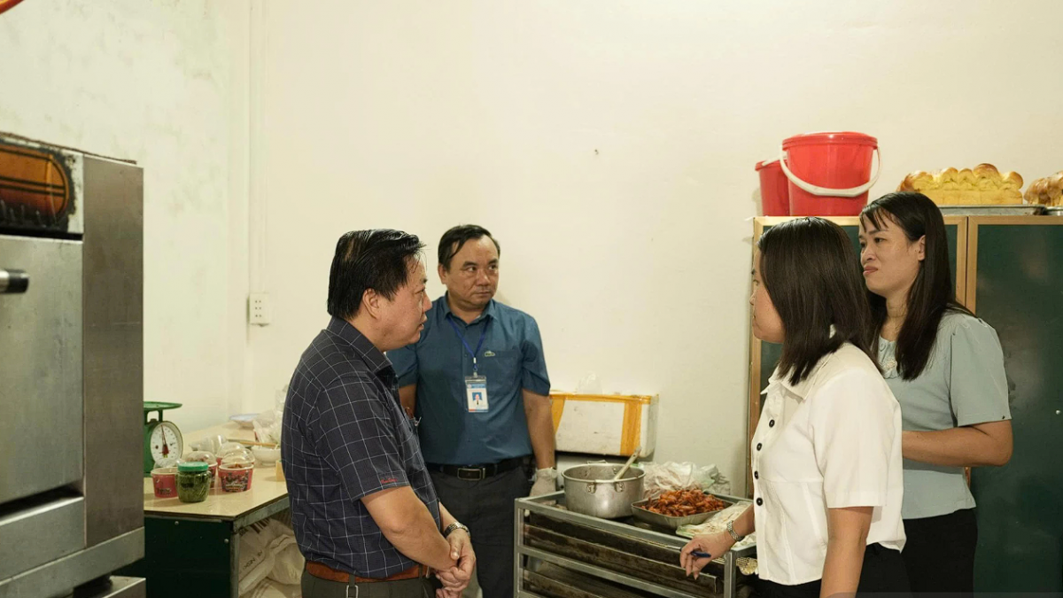 Quảng Trị: Tạm đình chỉ cơ sở bánh mì sau khi 42 người có triệu chứng nghi ngộ độc