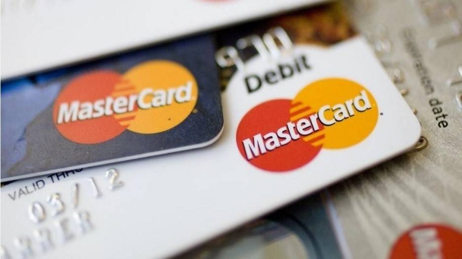 Câu chuyện của Mastercard và toàn bộ thị trường thẻ tín dụng khởi đầu từ những năm 1940, khi một số ngân hàng Hoa Kỳ cung cấp cho khách hàng của họ một loại giấy đặc biệt, có thể sử dụng để thay thế tiền mặt tại các cửa hàng địa phương (Ảnh minh họa:https://vudigital.co).