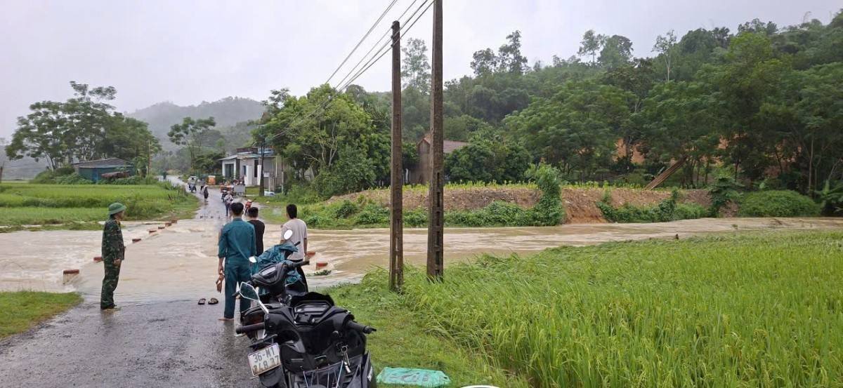 Thanh Hóa: Mưa lớn gây úng ngập, chia cắt giao thông tại nhiều xã miền núi