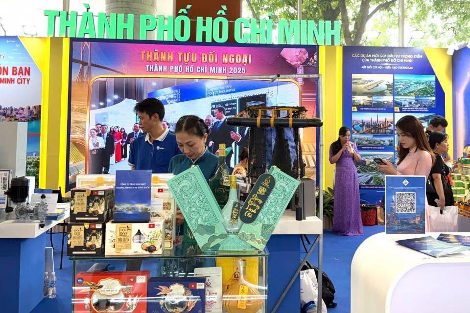 TP. Hồ Chí Minh thúc đẩy liên kết đầu tư với Đông Nam Bộ và ĐBSCL