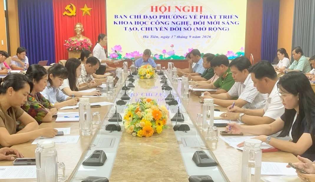 Hà Tiên đẩy mạnh chuyển đổi số, từng bước ổn định bộ máy sau sắp xếp