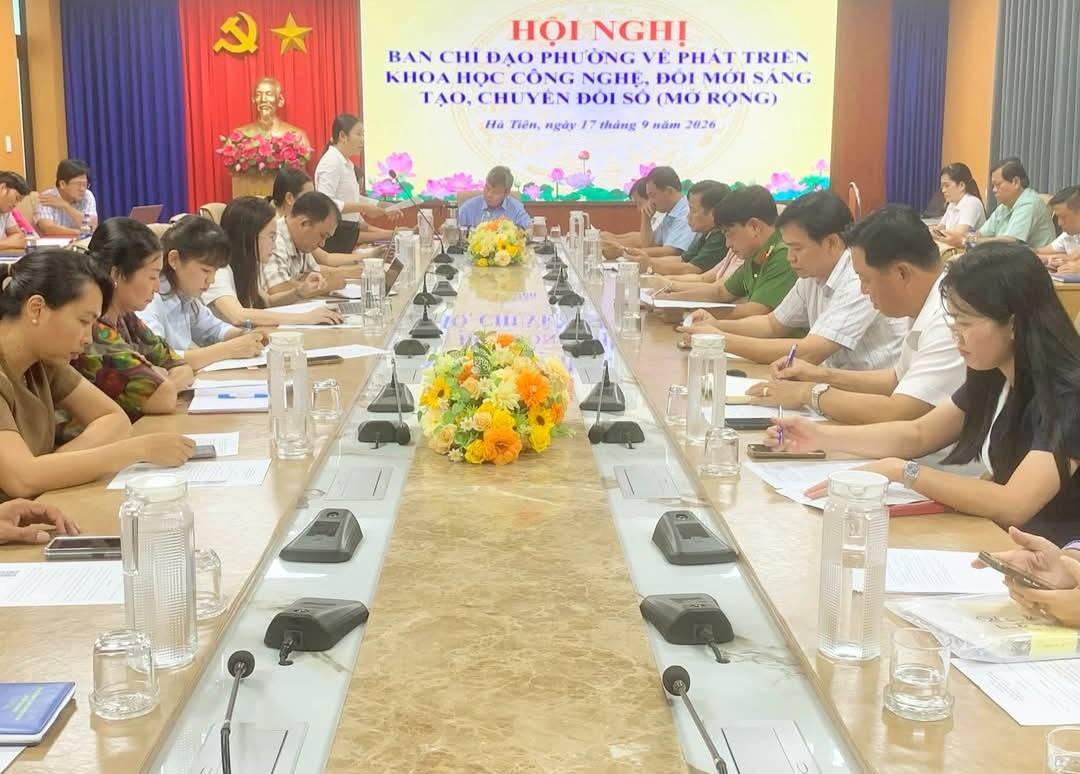 Hà Tiên đẩy mạnh chuyển đổi số, từng bước ổn định bộ máy sau sắp xếp