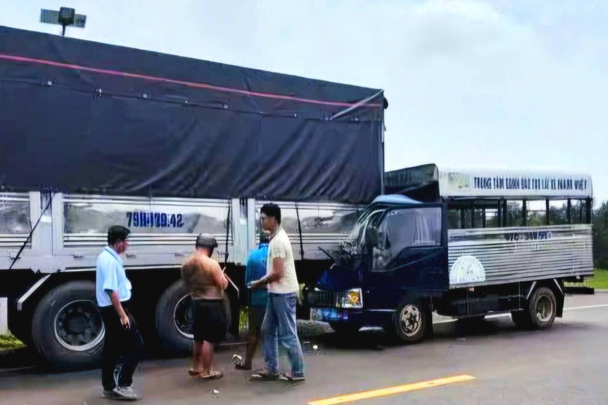 Đắk Lắk: Va chạm nghiêm trọng trên đường tránh Đông Buôn Ma Thuột, một thầy giáo dạy lái xe tử vong tại chỗ