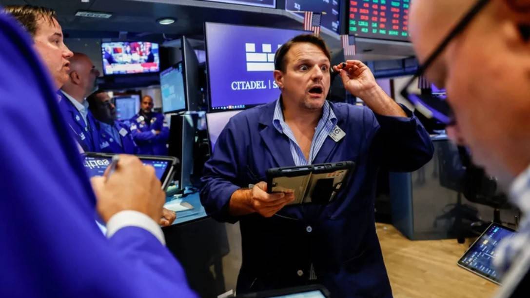 tại Sở Giao dịch chứng khoán New York (Mỹ) ngày 16-9 - Ảnh: REUTERS