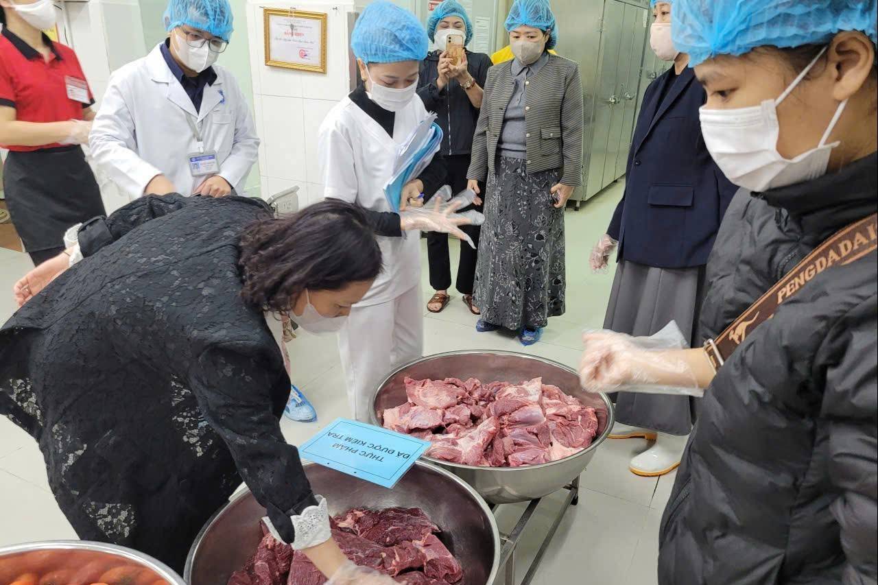 Hà Nội sắp kiểm tra đột xuất bữa ăn bán trú tại các trường học