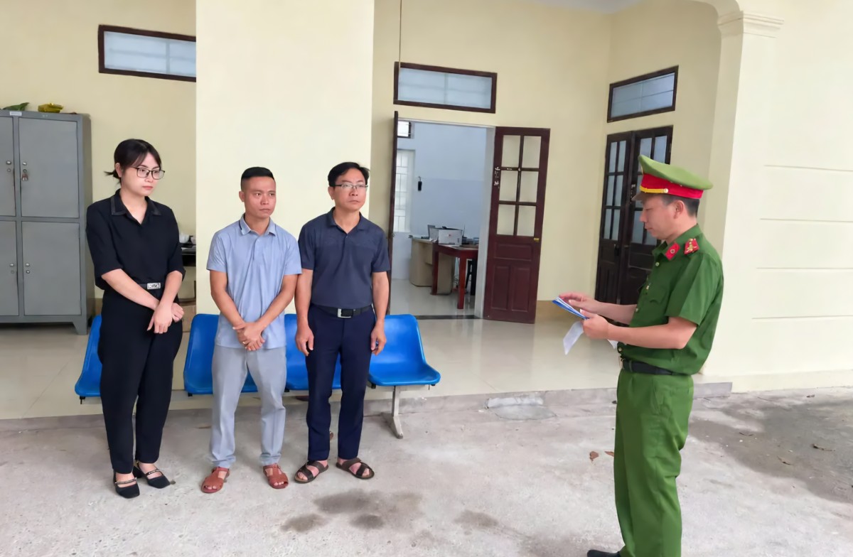Khởi tố 3 bị can trong vụ mua bán hóa đơn xăng dầu tại Phú Thọ