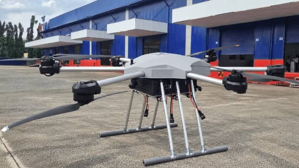 Ngày 17/9, CT UAV - thành viên CT Group Hi-Tech - công bố thiết kế và bay thử nghiệm thành công CT Pegas 230, UAV vận tải hạng nặng có khối lượng cất cánh tối đa 230 kg, khả năng mang tải tới 100 kg. 