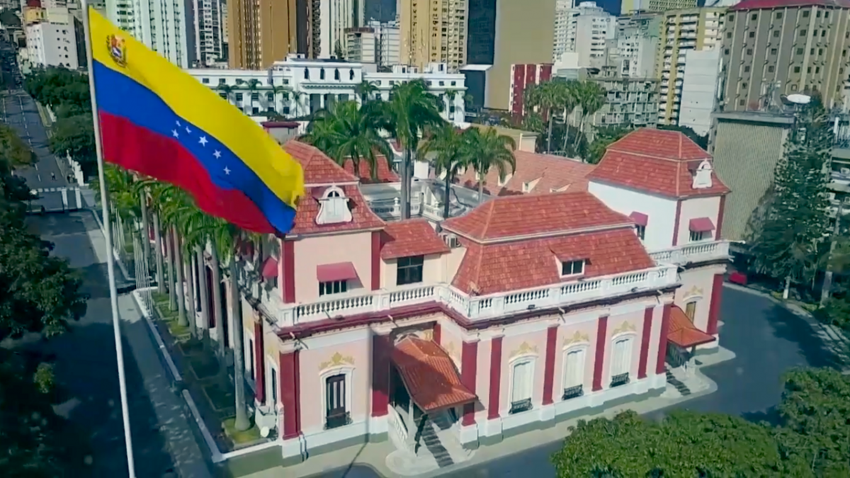 Venezuela tiến gần thỏa thuận chuyển 4 tỷ USD vàng sang Mỹ