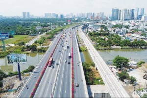 TP. Hồ Chí Minh thúc tiến độ giải ngân, 71 phường, xã phải tăng tốc