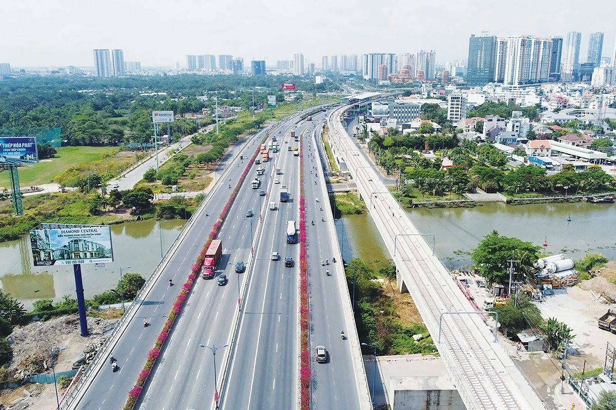 TP. Hồ Chí Minh thúc tiến độ giải ngân, 71 phường, xã phải tăng tốc