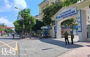 Công an phường Trần Hưng Đạo góp sức lập lại trật tự khu vực cổng các bệnh viện