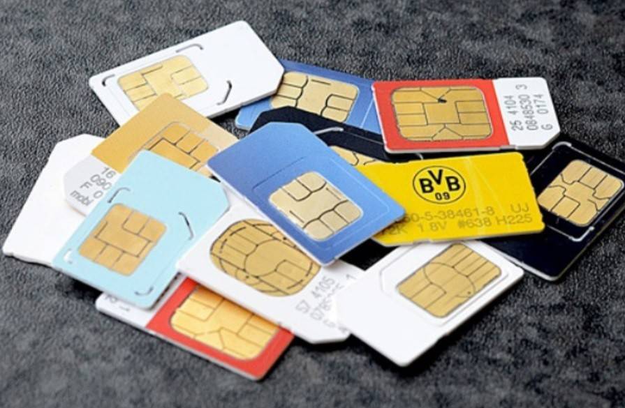 Ngay khi có lộ trình dừng 2G, VNPT đã rà soát các thuê bao, thiết bị thuộc nhóm này để có phương án tiếp cận. Khách hàng được thông tin qua tin nhắn, cuộc gọi, mạng xã hội, hệ thống truyền thanh tại xã, phường và tư vấn trực tiếp. Cùng với việc thông báo là các giải pháp hỗ trợ chuyển đổi như trợ giá thiết bị, tặng máy cho hộ nghèo, đổi SIM, hỗ trợ data, gói cước ưu đãi và thúc đẩy sử dụng VoLTE - (Ảnh minh họa). 