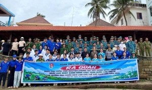 Hơn 100 đoàn viên, chiến sĩ ra quân Ngày Chủ nhật xanh tại Mũi Né