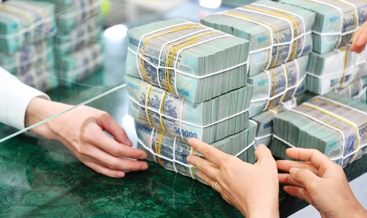 Hiện nay, nền kinh tế vẫn đang phụ thuộc quá nhiều vào tín dụng ngân hàng, trong khi các kênh huy động vốn khác chưa phát triển đúng tiềm năng... (Ảnh minh họa).
