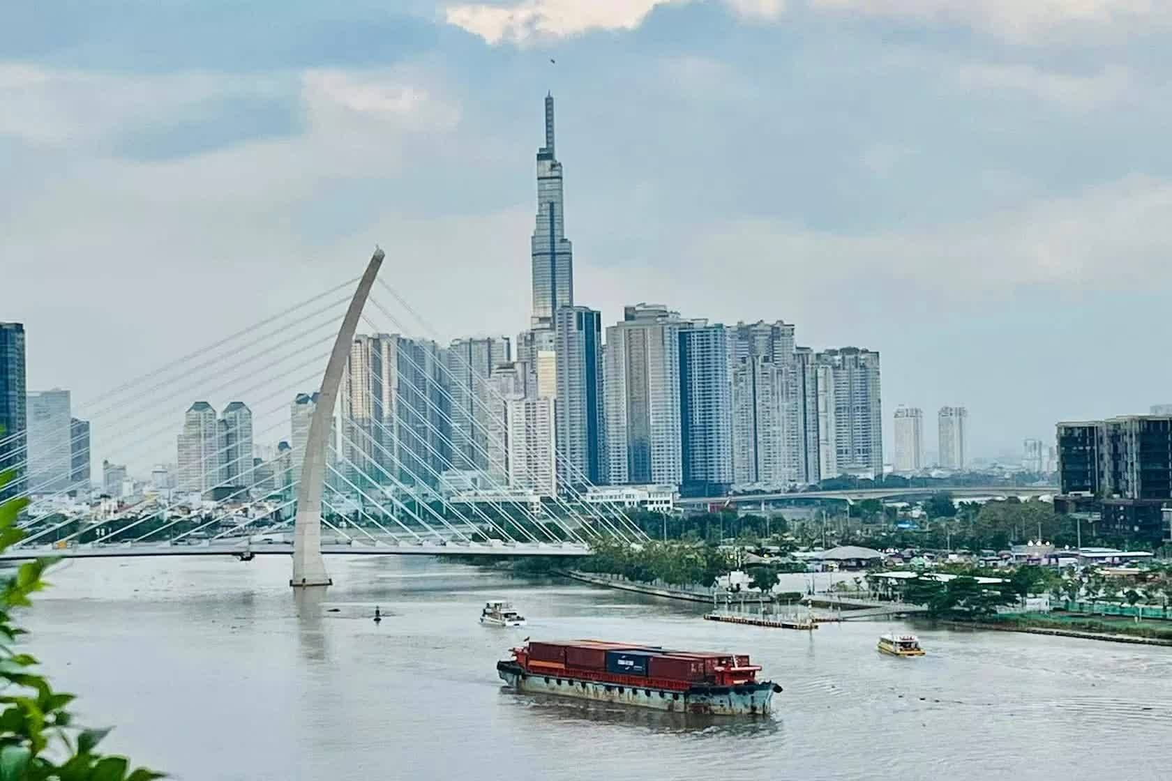Quy mô kinh tế Việt Nam "tăng tốc", bài toán phía sau vị trí thứ hai Đông Nam Á
