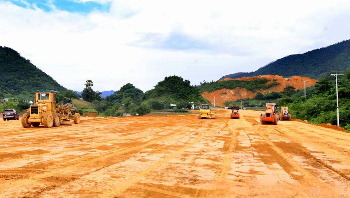 Phú Thọ: Cơ bản hoàn thành mặt bằng Quốc lộ 2 Vĩnh Yên - Việt Trì và cao tốc Hòa Bình - Mộc Châu