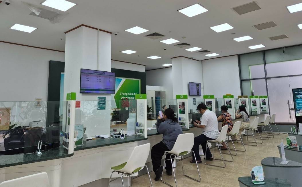 Lãi suất cho vay bình quân lên 10,7% giữa áp lực vốn cuối năm