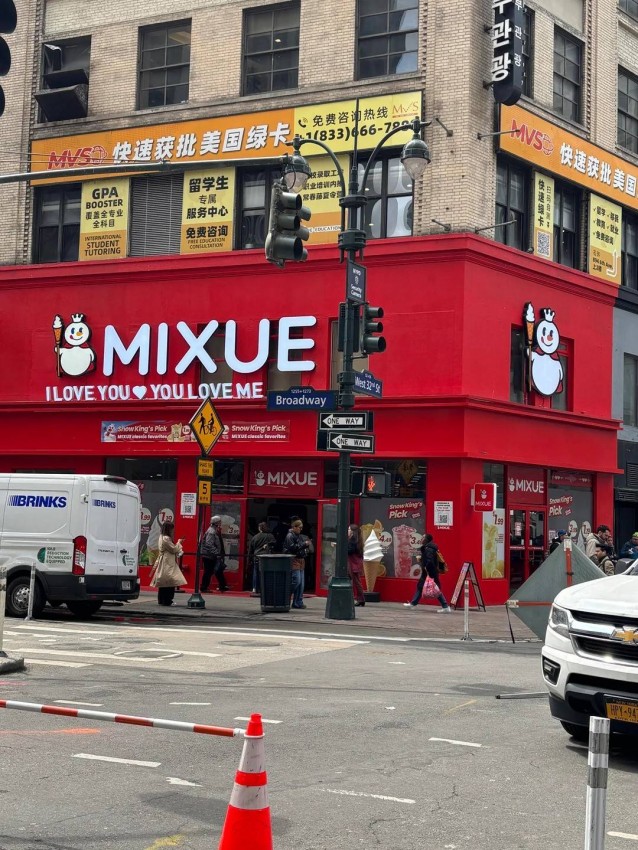 Cửa hàng Mixue ở New York (Mỹ) thu hút hàng vạn lượt khách hàng xứ sở Cờ Hoa