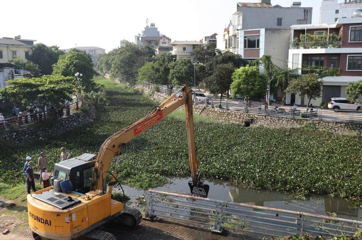Thanh Hóa: Khẩn trương làm sạch môi trường, khôi phục sản xuất sau mưa lũ