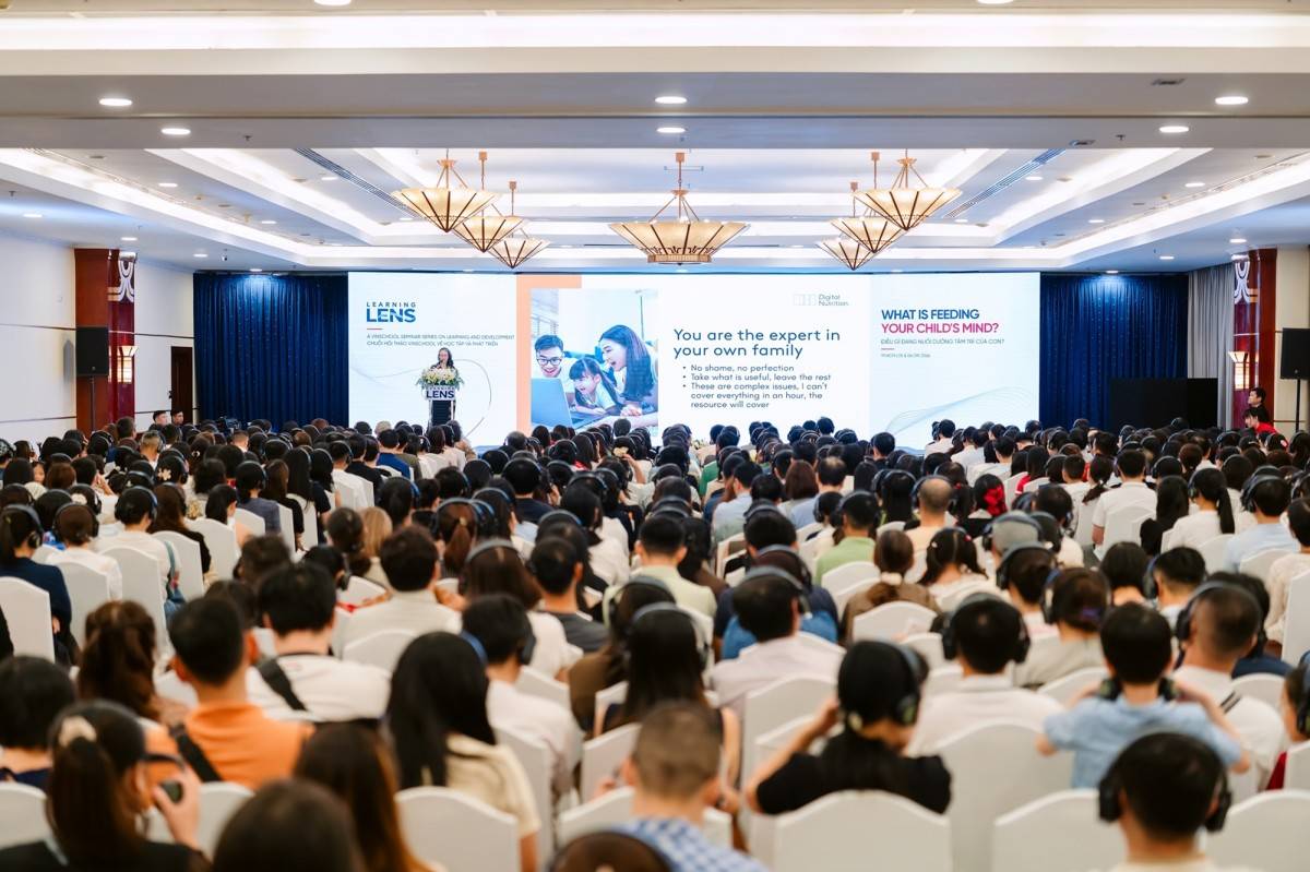 Khi trẻ lớn dần, mục tiêu của cha mẹ cần chuyển từ quản lý thiết bị sang phát triển khả năng tự quản lý sự chú ý, hành vi và những lựa chọn công nghệ của trẻ.