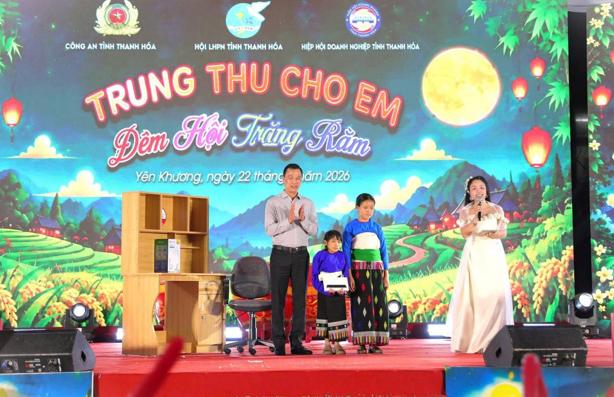 Yên Khương (Thanh Hoá) bừng sáng đêm trăng rằm nơi biên giới