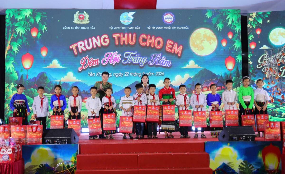 Yên Khương (Thanh Hoá) bừng sáng đêm trăng rằm nơi biên giới
