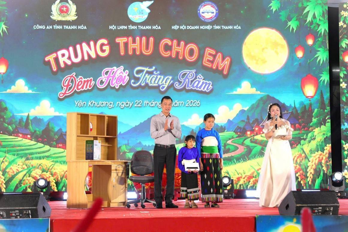 Yên Khương (Thanh Hoá) bừng sáng đêm trăng rằm nơi biên giới