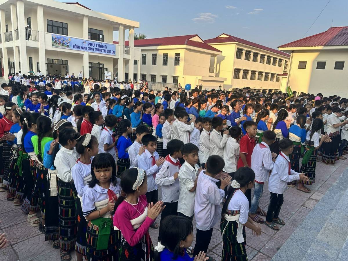 Yên Khương (Thanh Hoá) bừng sáng đêm trăng rằm nơi biên giới